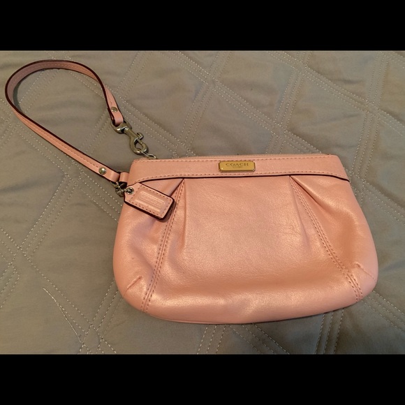 Coach Clutch-Shimmer Blush! - Picture 2 of 6